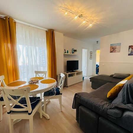 Apartamento Primera Linea De Playa Valdelagrana El Puerto de Santa Maria Luaran gambar