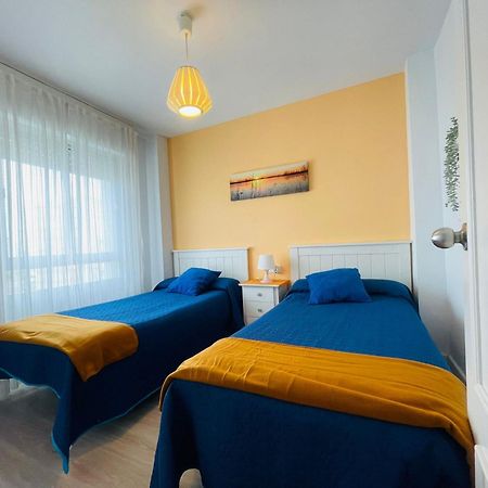 Apartamento Primera Linea De Playa Valdelagrana El Puerto de Santa Maria Luaran gambar