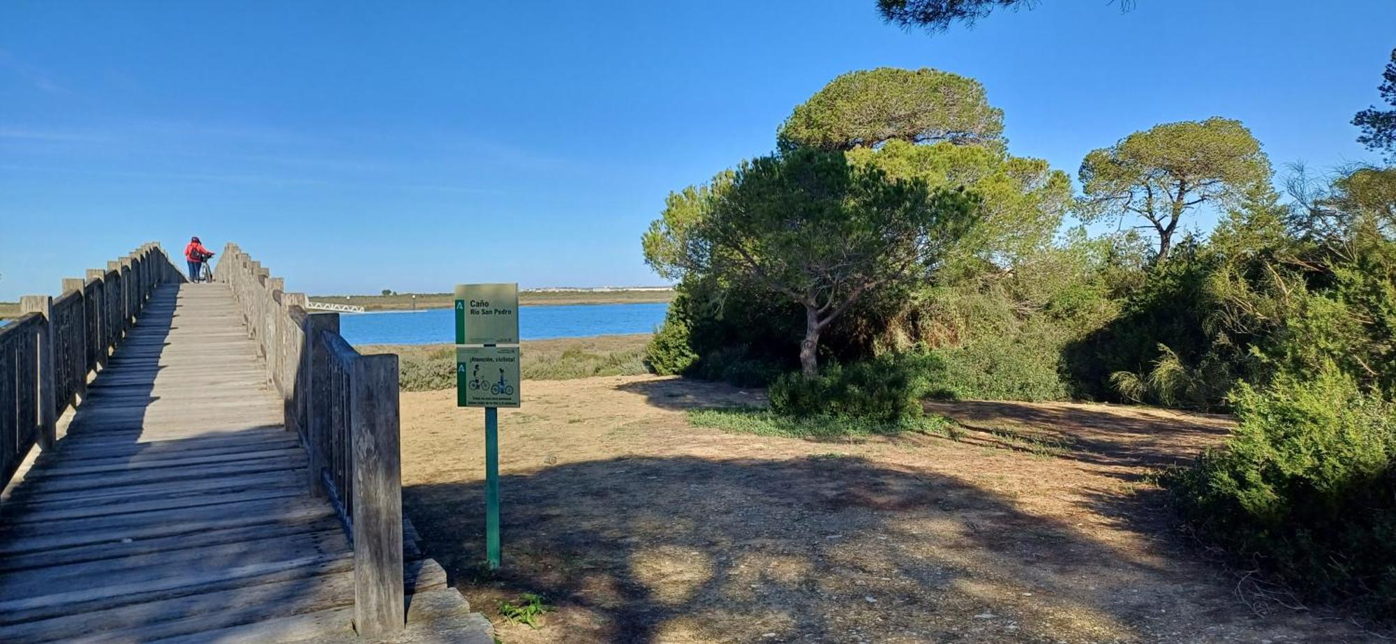 Apartamento Primera Linea De Playa Valdelagrana El Puerto de Santa Maria Luaran gambar