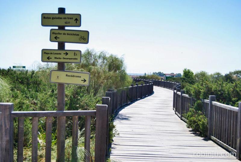 Apartamento Primera Linea De Playa Valdelagrana El Puerto de Santa Maria Luaran gambar